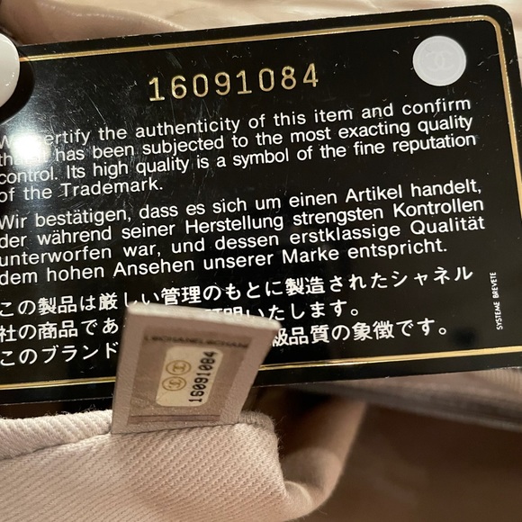 ❌SOLD❌ CHANEL, AUTHENTIC…Two Tone Leather - Picture 5 of 10